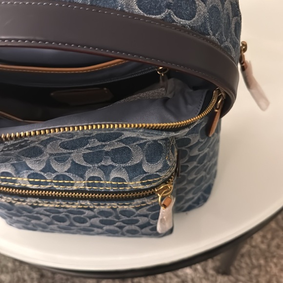 Stunning Coach backpacks - Picture 7 of 8